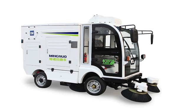 扎囊四轮扫路车MN-S1800配备240L标准垃圾桶